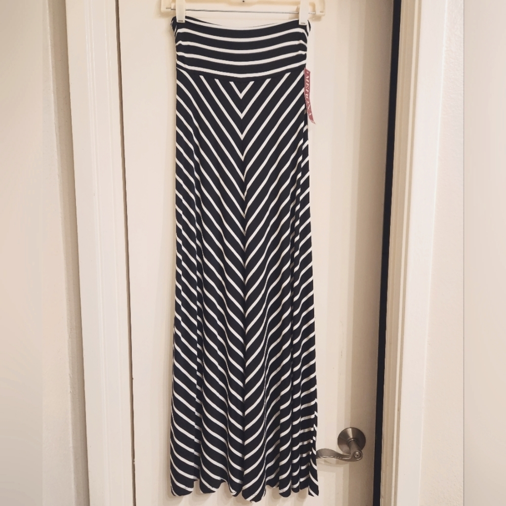 Chevron Striped Maxi Skirt Black White XS Extra Small NWT